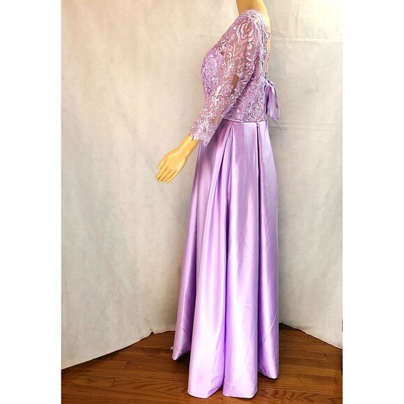 New Mother of the Bride (12) Lilac Satin and Embroidered 3/4 Sleeve Maxi Dress - Picture 4 of 10